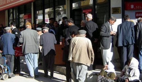 EMEKLİLERİN DÖRT GÖZLE BEKLEDİĞİ HABER GELDİ:  Maaş farklarının yatacağı tarih belli oldu