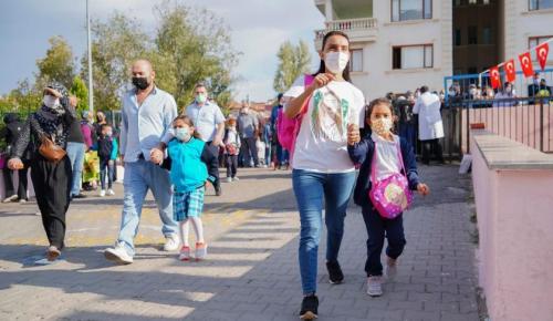 YENİ EĞİTİM ÖĞRETİM YILI BAŞLADI: Masraf çok, pandemi önlemleri soru işareti!