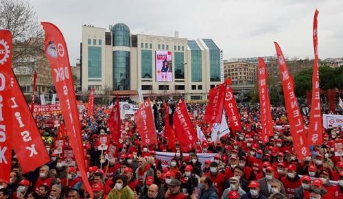 DİSK’TEN İSTANBUL’DA MİTİNG: Asgari ücretle ilgili kırmızı çizgi 5.200 TL