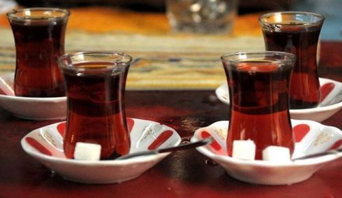 KURU ÇAY FİYATINA BÜYÜK ZAM! 1 kilogramlık çay 97.81 TL’den 141,54 TL’ye yükseldi