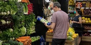 ASGARİ ÜCRET ARTTI, ALIM GÜCÜ ERİDİ: 5.500 TL asgari ücret, sene başındaki 4.253 TL asgari ücretin gerisinde kaldı.