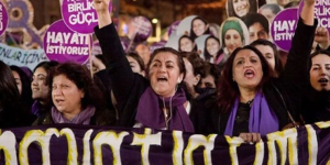 25 KASIM KADINA YÖNELİK ŞİDDETE KARŞI ULUSLARARASI MÜCADELE GÜNÜ: Trabzon’da kadınlar keşanlarıyla konvoy yaptı