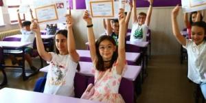 OKULLARDA ‘KARNE ZİLİ’ ÇALDI: 1. dönem tatili başladı