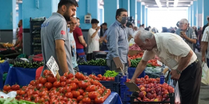 TANE TANE ALIŞVERİŞE BÜTÇE DAYANMIYOR | Pazar fiyatları hem halkı, hem de esnafı isyan ettirdi