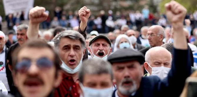 GEÇİM SIKINTISINA DÜŞEN EMEKLİLER YARIN MEYDANA İNİYOR: Temmuz’da 1 lira bile zam alamadılar