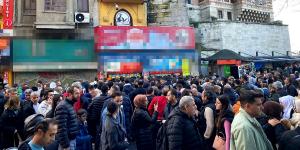 SIRANIN SONU GÖRÜNMEDİ: İstanbul’da umut kuyruğu