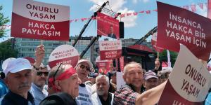 EMEKLİLER ANKARA’YA AKIN ETTİ: “Bizi bu duruma düşürenleri affetmeyeceğiz, Krizin bedelini biz ödemeyeceğiz