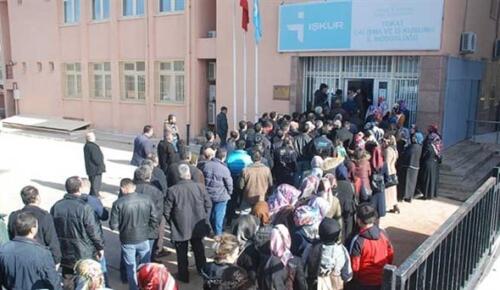DİSK-AR VERİLERİ YAYIMLADI | Son 11 yılın en kötü ikinci dönemi! Genç işsizlik can yakıyor. Gelecek umutsuzluğu hakim..