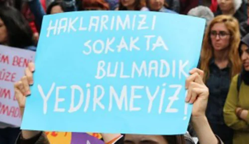 MEDENİ YASA’YA DOKUNMA! Yasa değişlikleri ile kadınların hak ve özgürlüklerine yönelik baskılar artacak