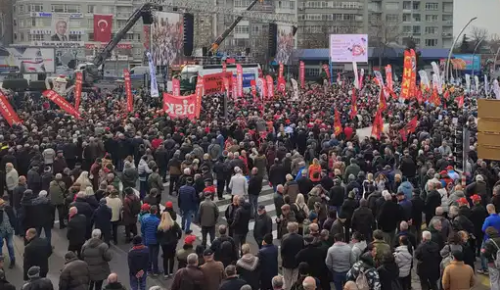 ANKARA’DA ‘YURTTAŞ BİRLİKTELİĞİ’NİN ÇAĞRISI | “Emeklilerin ve Emekçilerin Halktan, Emekten, Adaletten yana Bütçe Hakkı” mitingi