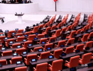 MİLLETVEKİLİ MAAŞI NE KADAR? Milletvekili maaşı, en düşük emekli maaşları kıyaslaması 2026(güncel)