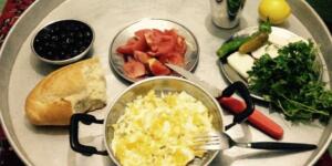 SOFRADA NE ET NE DE MEYVE VAR | Dar gelirlinin sofrasında temel besin maddeleri kayboluyor