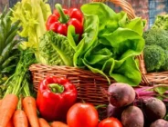 SOFRADAKİ GİZLİ TEHLİKE: 2026’nın en kirli ve en temiz besinleri açıklandı