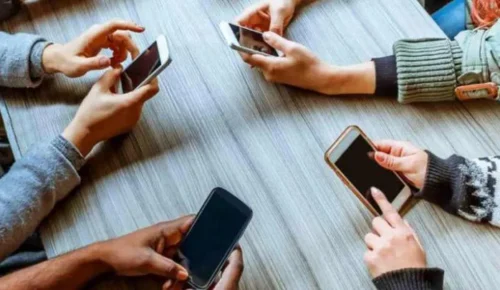 TELEFON TARİFELERİNE ZAM GELDİ! Verilecekler verilmiyor, eller cebimizden çıkmıyor!