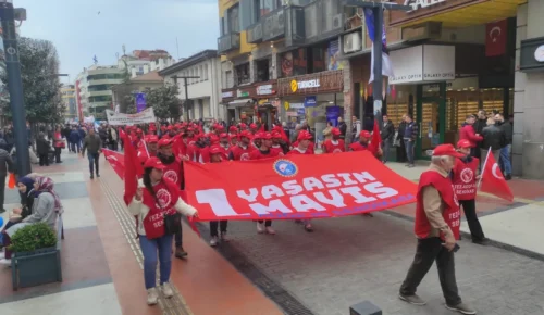 TRABZON’DA GÖRKEMLİ BÜYÜK 1 MAYIS: Emeğin sesi yükseldi