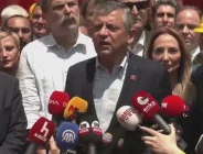 MUHALEFET PARTİLERİ DORUK MADENCİLİK İŞÇİLERİNDEN YILDIZLAR HOLDİNG ÖNÜNDE: Özgür Özel, Emek haktır, işçiler bu parayı kamuoyu desteğiyle alacak