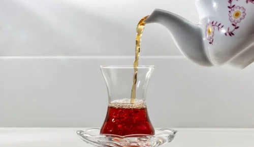 KURU ÇAY FİYATLARI TÜKETİCİNİN CEBİNİ YAKIYOR | Nedeni yaş çay alım fiyatlarına yapılan zam