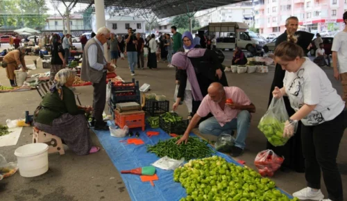 ÜCRETLER YALNIZCA AYIN SONUNU DEĞİL, Açlık sınırını da göremiyor!