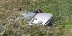 MAHALLEMİZ GELİYA/ KARAÇAM MAHALLESİNDE OTOMOBİL FINDIK BAHÇESİNE YUVARLANDI