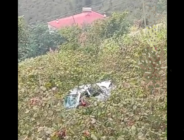 GELİYA/ KARAÇAM’DA OTOMOBİL FINDIK BAHÇESİNE YUVARLANDI
