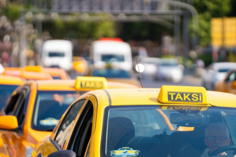 TRABZON’DA TAKSİ ÜCRETLERİ DE ZAMLANDI! Yeni tarife 19 Ekim’den itibaren uygulanacak.