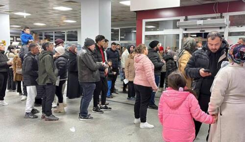 BOĞAZ AĞRISI ŞİKÂYETLERİYLE HASTANELERDE YOĞUNLUK: Maske, mesafe, hijyen, düzenli uyku, egzersiz ve dengeli beslenme uyarısı